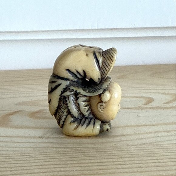 Carved Netsuke Monk Buddha Figurine Japanese Statue Miniture - Picture 2 of 5